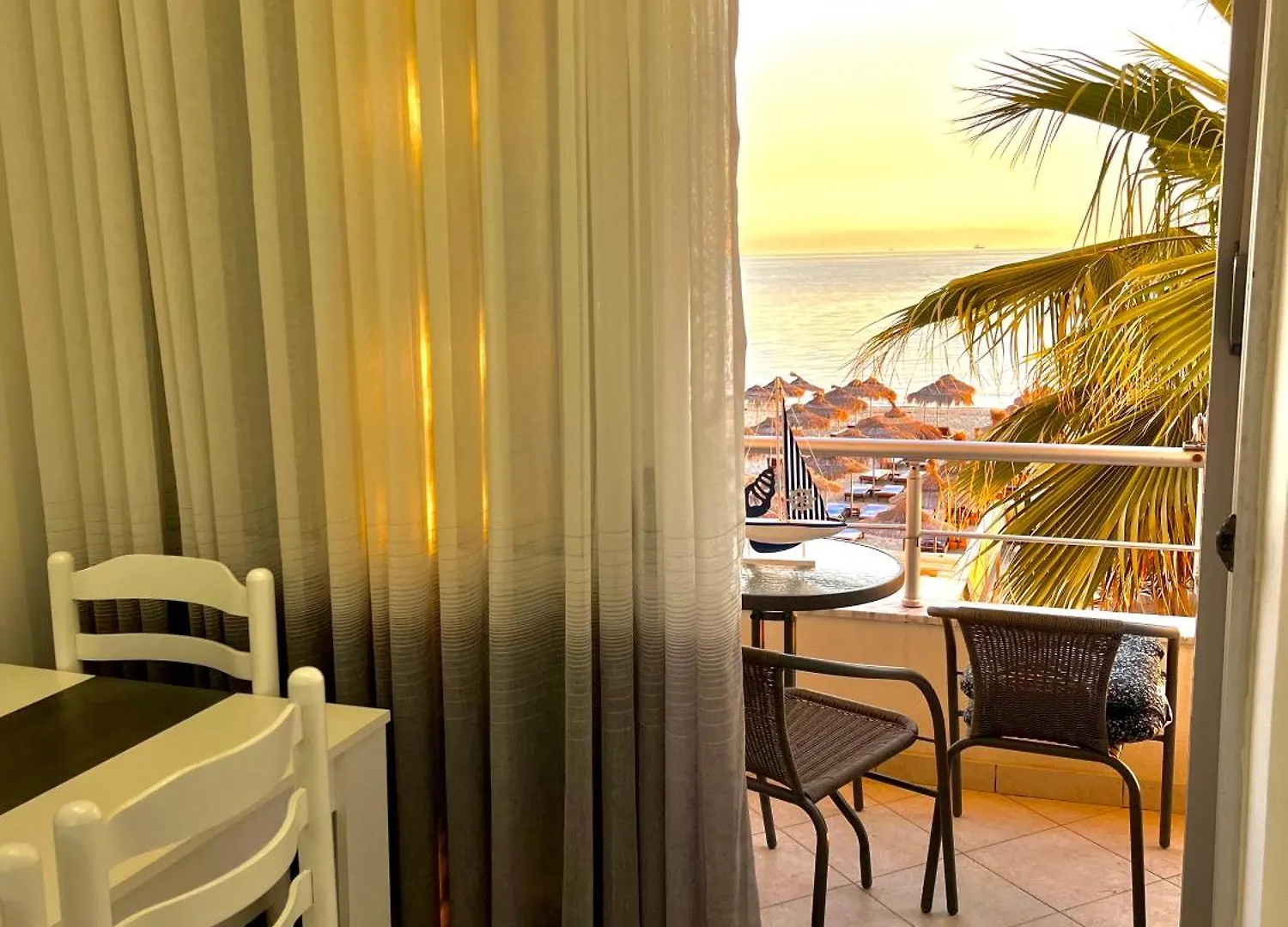 Super Seaview Apartment Дуррес