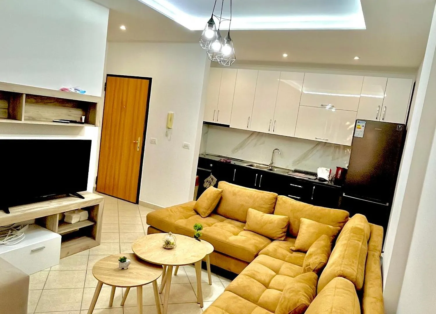 Super Seaview Apartment Дуррес